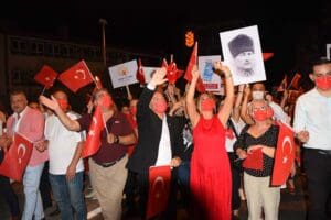 30 Ağustos Zafer Bayramı&rsquo;nın 99. yılı Bornova&rsquo;da coşkuyla kutlandı. Binlerce