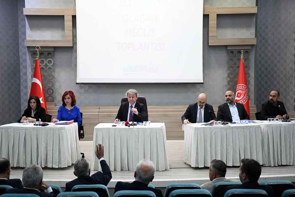 İl&ccedil;edeki yol sorunlarını iki yıl i&ccedil;inde tamamen &ccedil;&ouml;zme hedefi doğrultusunda