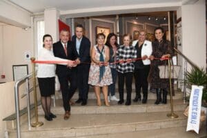 Bornova Belediyesi kursiyerlerinden S&uuml;nd&uuml;z Yorulmaz, 50 eserden oluşan resim ve