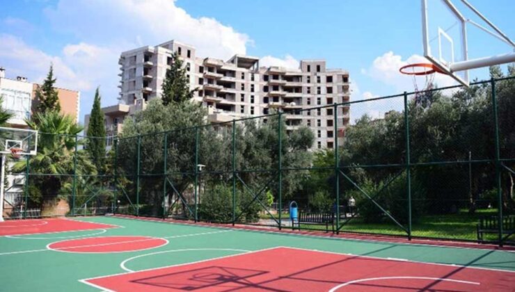 Bornova’da basketbol sahaları yenileniyor