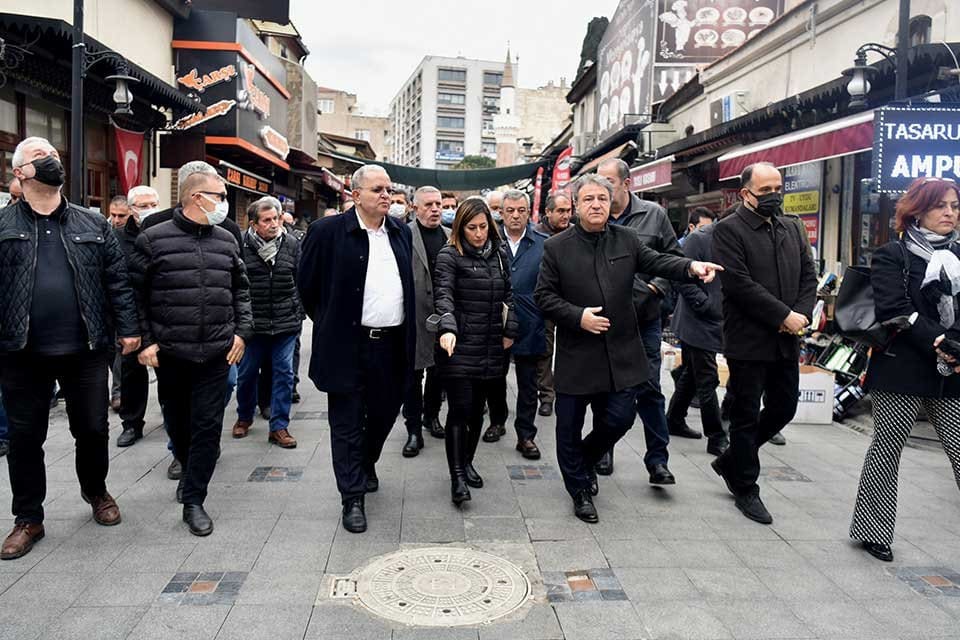 Bornova Belediyesi il&ccedil;enin en hareketli b&ouml;lgelerinden olan Tarihi B&uuml;y&uuml;k &Ccedil;arşı