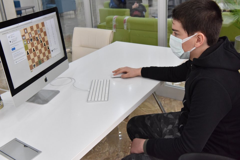 Bornova Belediyesi, Coronavirüs (Covıd-19) salgını nedeniyle evde bulunan çocukları düşünerek