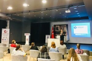 Bornova Belediyesi, 1-7 Kasım Disleksi Farkındalık Haftası nedeniyle eğitim semineri