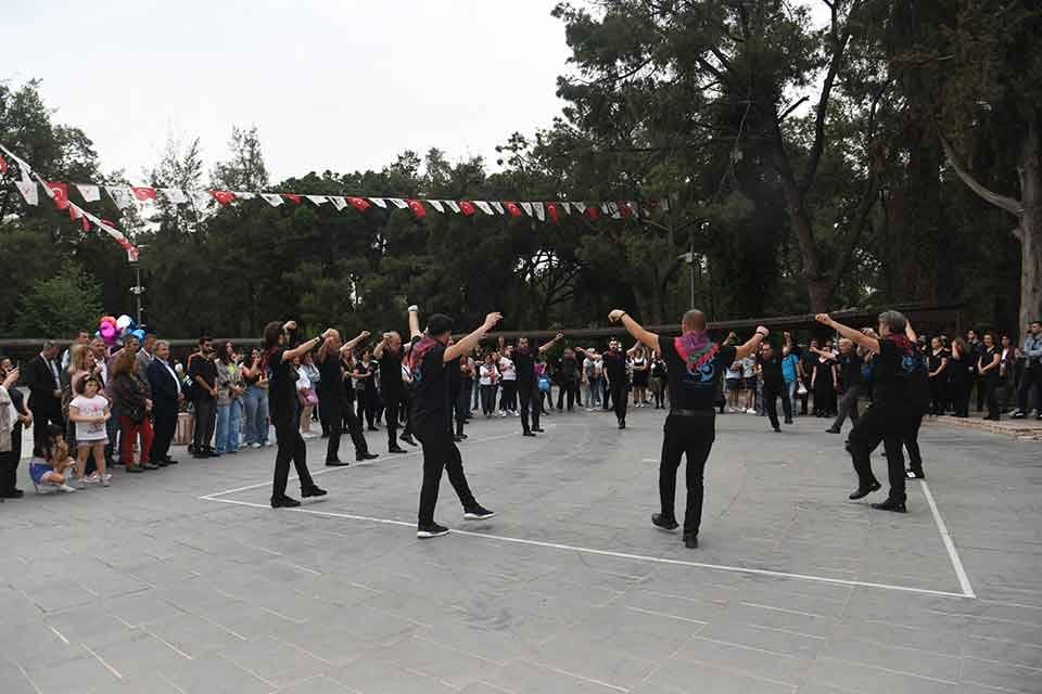 Bornova Belediyesi ve Ege K&uuml;lt&uuml;r Derneği, D&uuml;nya Dans g&uuml;n&uuml;n&uuml; &lsquo;Geleneklerimizi
