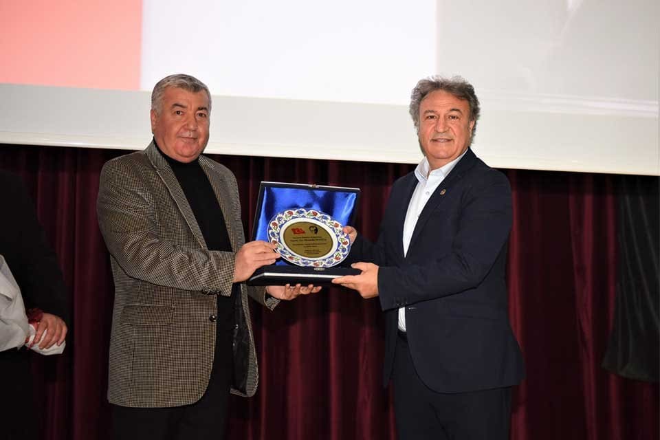 Bornova Belediyesi d&uuml;zenlediği belgesel film g&ouml;sterimi ve s&ouml;yleşi ile &ouml;zellikle