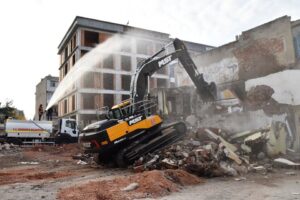 Bornova Belediyesi, ilçe merkezine yeni yeşil alanlar kazandırmak amacıyla yaptığı