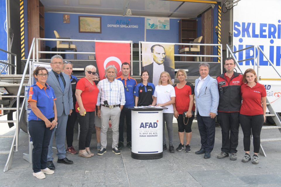 Bornova Belediye Başkanı Dr. Mustafa İduğ,&nbsp;30 Ekim İzmir depreminin &uuml;zerinden