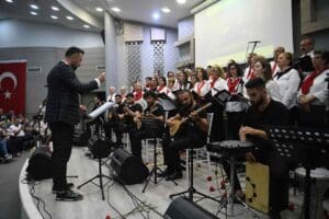 Bornova Belediyesi ve Bornova Galen T&uuml;rk Halk M&uuml;ziği Korosu işbirliğiyle