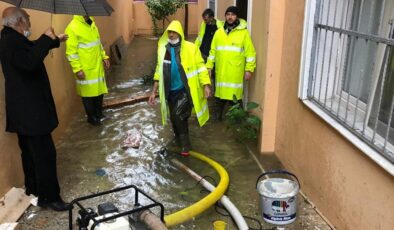 Bornova’da sel alarmı… Başkan İduğ: 'Tüm imkanlarımızı seferber ettik'