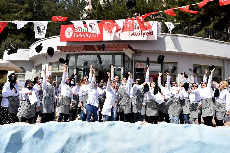 Bornova Belediyesi&rsquo;nin EVKA-3&rsquo;te Mutfak At&ouml;lyesi&rsquo;nde İzmir Şekerciler ve Pastacılar Odası