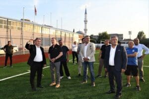 Spor alanında yaptığı yatırımları s&uuml;rd&uuml;ren Bornova Belediyesi, il&ccedil;ede bulunan ve