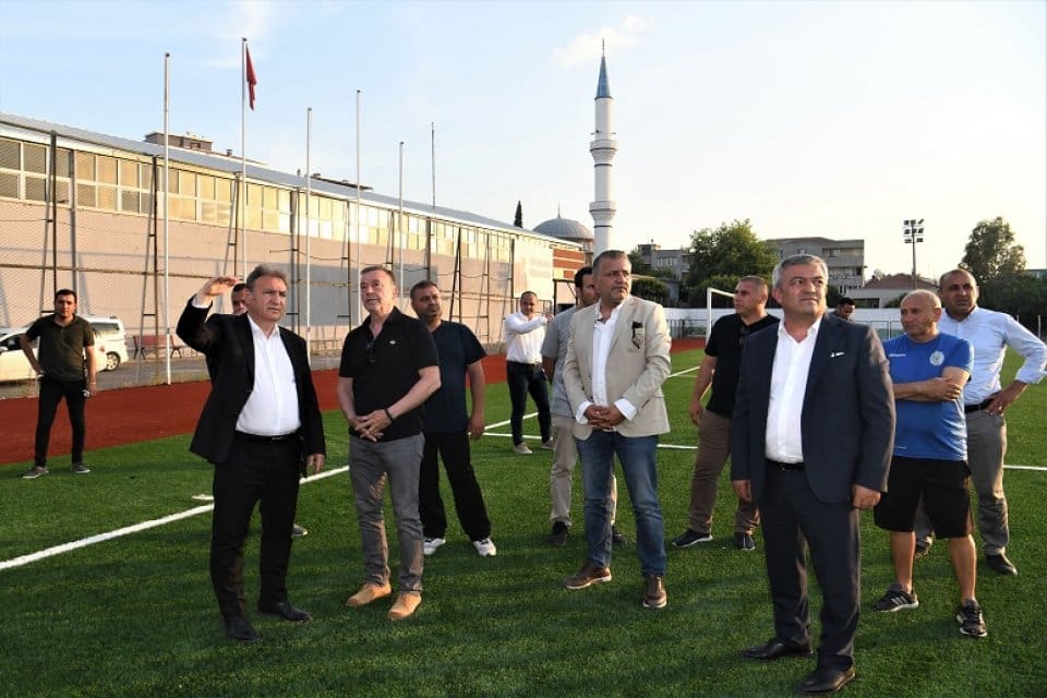 Spor alanında yaptığı yatırımları s&uuml;rd&uuml;ren Bornova Belediyesi, il&ccedil;ede bulunan ve