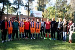 Spor altyapısını geliştirmeye y&ouml;nelik yatırımlarını s&uuml;rd&uuml;ren Bornova Belediyesi, bir taraftan