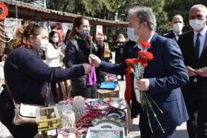 2022 yaklaşırken Bornova Belediyesi&rsquo;nde yeni yıla &ouml;zel etkinlikler d&uuml;zenliyor. Bornovalılar,