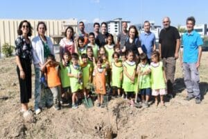 Daha yeşil bir Bornova hedefiyle &ccedil;alışmalarını s&uuml;rd&uuml;ren Bornova Belediyesi, il&ccedil;ede