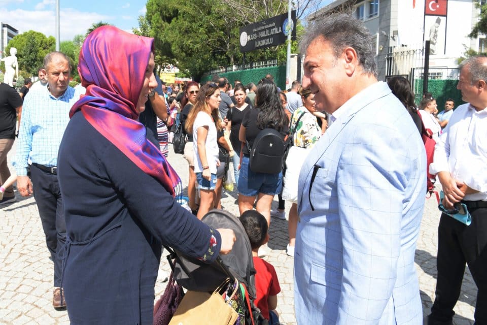 Bornova Belediye Başkanı Dr. Mustafa İduğ, yeni eğitim &ouml;ğretim yılının