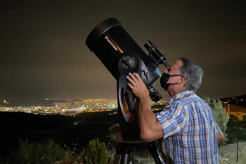 Bornova Belediyesi g&ouml;ky&uuml;z&uuml; fotoğraf&ccedil;ılığı meraklılarını "Astrofotoğraf&ccedil;ılık Masterclass" ile eğitiminde bir