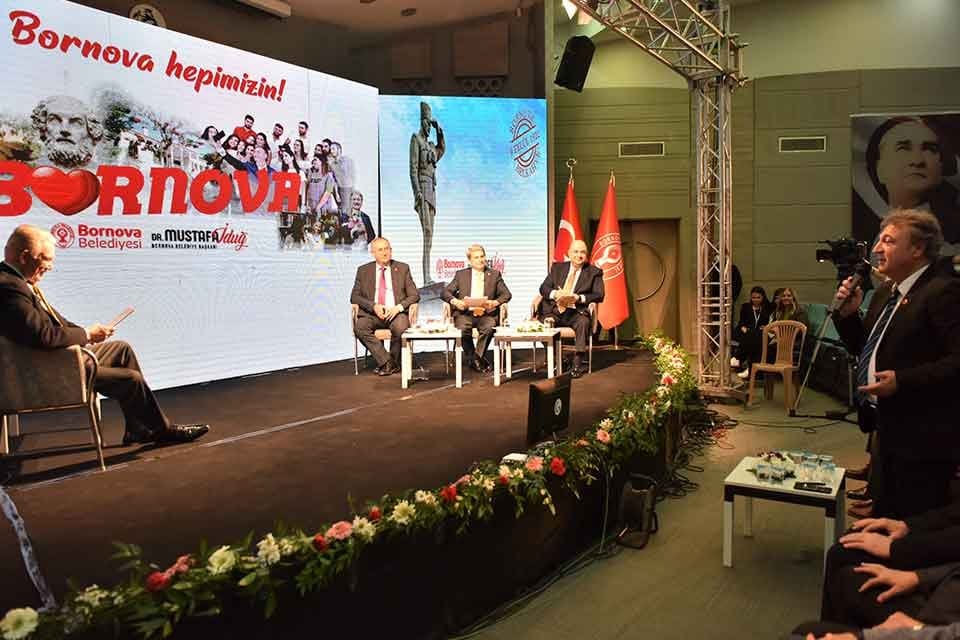 Usta Gazeteci Uğur D&uuml;ndar&rsquo;ın sunduğu, televizyonların ekran klasiği &ldquo;Demokrasi Arenası&rdquo;