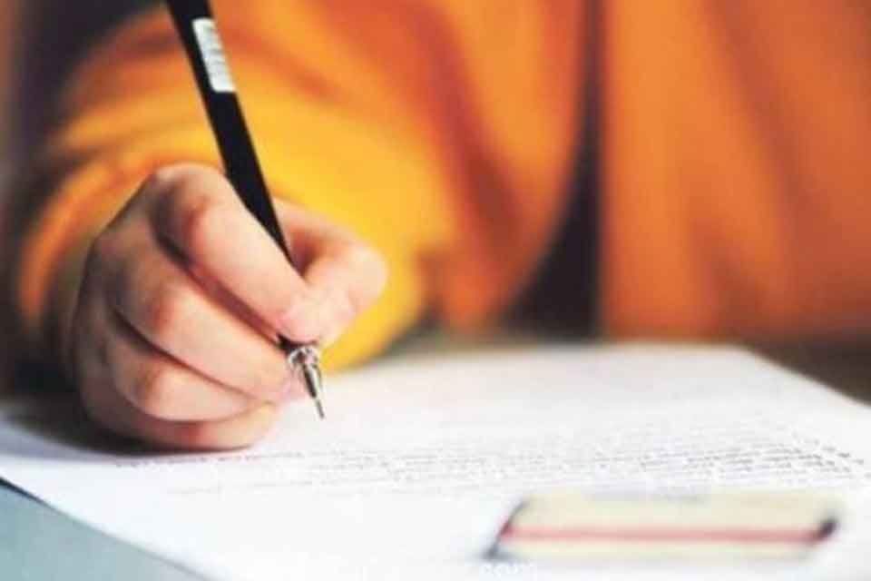 Bornova Belediyesi&rsquo;nin k&ouml;ylerde yaşayan &ouml;ğrencilere y&ouml;nelik olarak d&uuml;zenlediği &lsquo;Bornova K&ouml;ylerinde