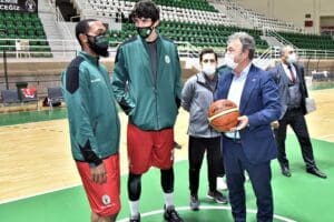 Bornova T&uuml;rkiye&rsquo;nin gurur kaynağı olan gen&ccedil; millileri ağırlamaya hazırlanıyor. 2021