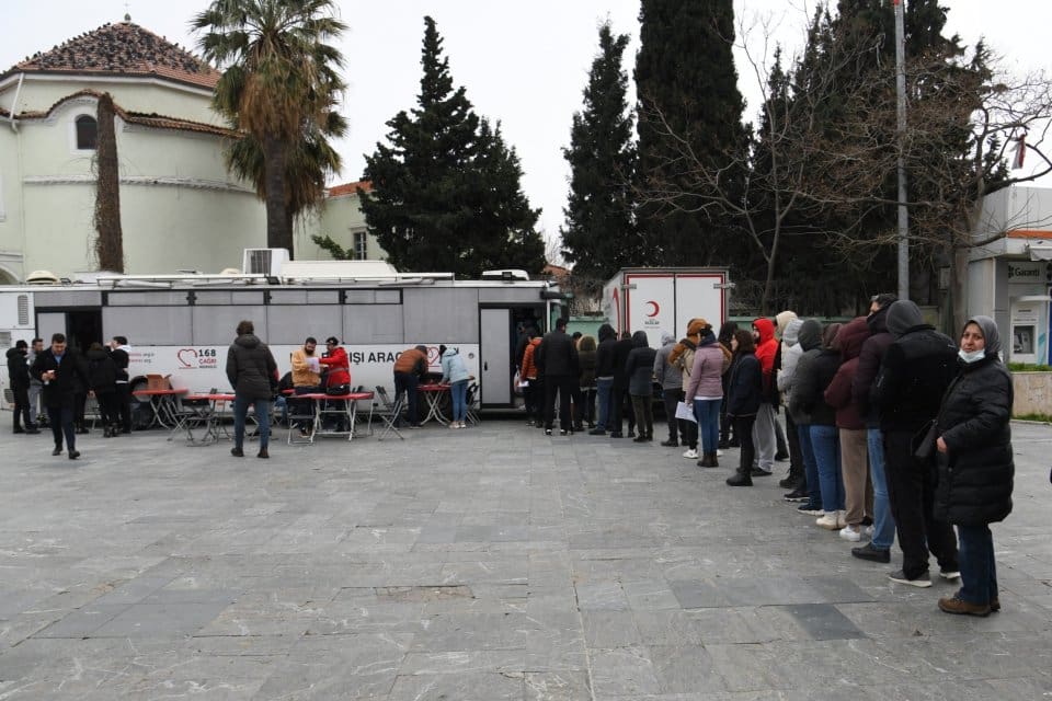 Bornova Belediyesi, Kahramanmaraş'ta meydana gelen ve 10 ili etkileyen depremin