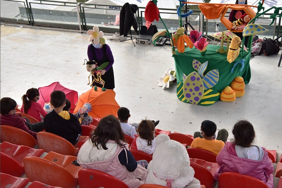 Bornova Belediyesi yaz ayları i&ccedil;in a&ccedil;ık havada hazırladığı k&uuml;lt&uuml;r sanat