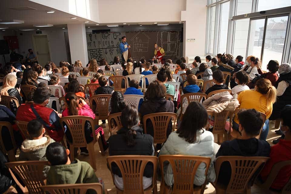 Bornovalı minikler ara tatilde eğlenceye doydu. Okulların 1 hafta tatile