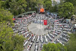 Bornovalılar, Bornova Belediyesi her yıl geleneksel olarak d&uuml;zenlediği Aşure G&uuml;n&uuml;&rsquo;nde