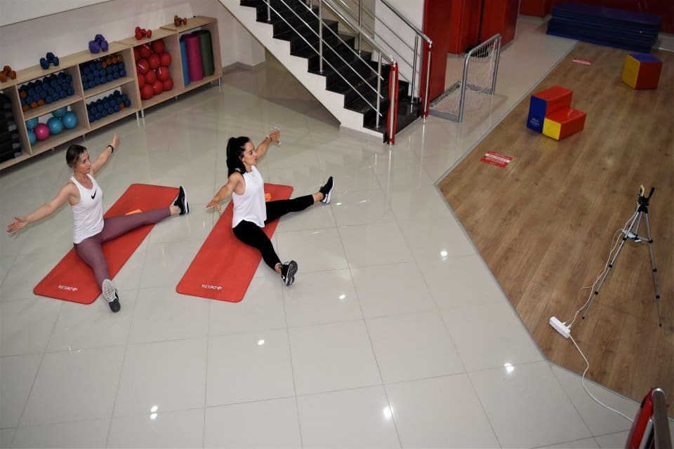Koronavir&uuml;s salgını d&ouml;neminde evlerinde kalan vatandaşları sağlıklı bir yaşam i&ccedil;in