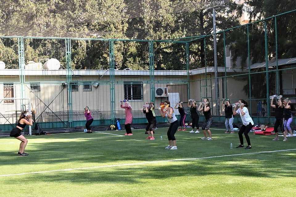 &nbsp;Bornova Belediyesi, normalleşme tedbirleri &ccedil;er&ccedil;evesinde Bornovalılara y&ouml;nelik d&uuml;zenlediği spor kurslarını