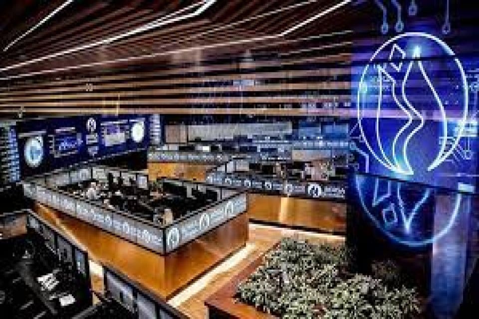 &nbsp;Borsa İstanbul'da BIST 100 endeksi, y&uuml;zde 1.52 değer kazanarak g&uuml;n&uuml;