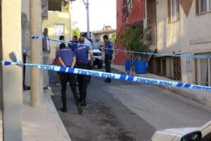 İzmir'in Konak il&ccedil;esinde M.A. (37), boşanma aşamasında olduğu eşi Cansu
