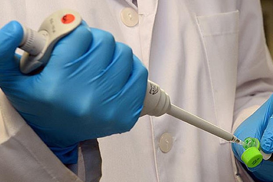 İzmir’de yaşayan Suriyeli Emine Ezzat (23), sperm sayısının yetersiz olduğunu