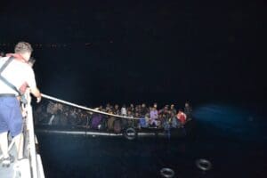 İZMİR'in Dikili ve Karaburun il&ccedil;esi a&ccedil;ıklarında, Yunan unsurları tarafından T&uuml;rk