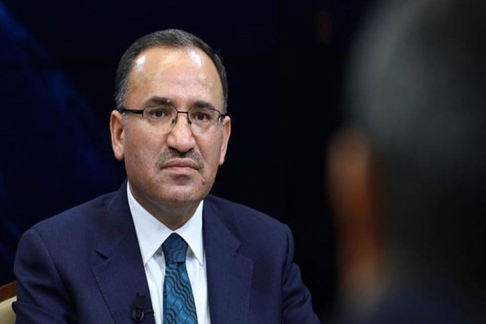 Adalet Bakanı Bozdağ, baş&ouml;rt&uuml;s&uuml; d&uuml;zenlemesini pazartesi g&uuml;n&uuml;ne kadar Cumhurbaşkanı Erdoğan'a