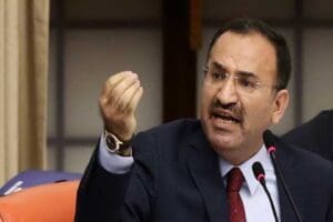 İsve&ccedil;'te Kur'an'ı Kerim'in yakılmasıyla ilgili konuşan Adalet Bakanı Bekir Bozdağ
