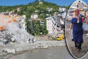 Kastamonu&rsquo;nun Bozkurt il&ccedil;esinde sel felaketinin yaraları sarılmaya &ccedil;alışılırken ağır hasarlı