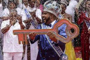 Brezilya'nın geleneksel Rio Karnavalı pandemide yaşanan ağır Covid &ouml;l&uuml;mlerinin ardından