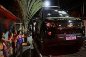 Brezilyalı bir siyaset&ccedil;i, Rio de Janeiro'daki evine kendisini g&ouml;zaltına almak