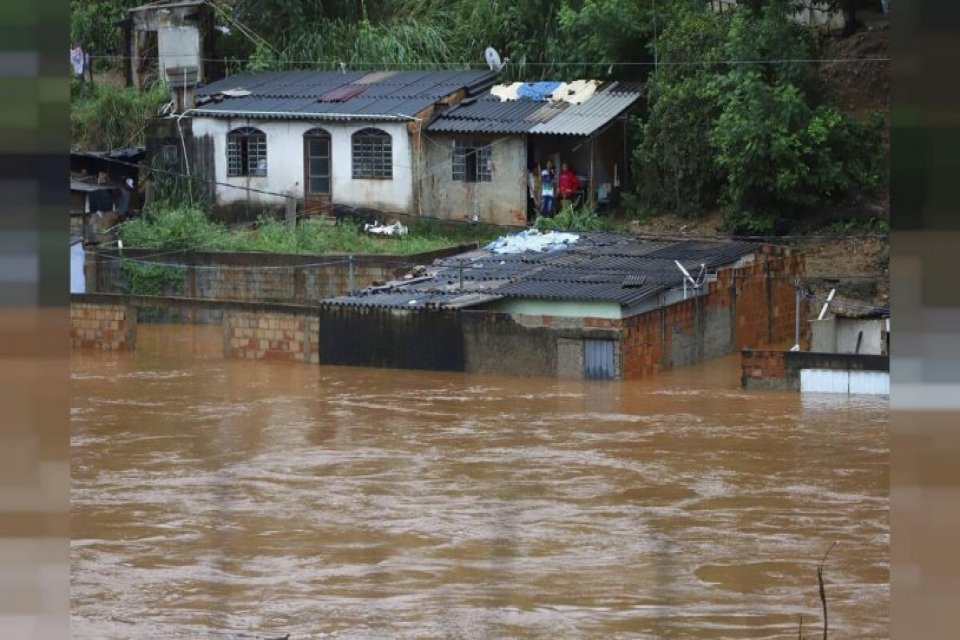 Brezilya'nın Rio de Janeiro eyaletinde yaşanan sel felaketinde hayatını kaybedenlerin