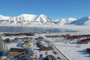 Norve&ccedil;&rsquo;te bulunan k&uuml;&ccedil;&uuml;k bir kasaba olan Longyearbyen'de &ouml;lmek resmen yasak.