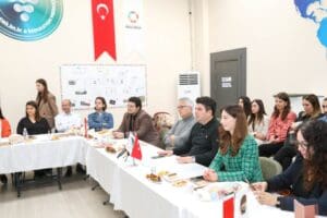 Buca Belediye Başkanı Erhan Kılı&ccedil;, uluslararası alanda s&uuml;rd&uuml;r&uuml;lebilir ve kapsayıcı