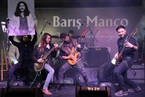 UNUTULMAZ eserleriyle milyonların g&ouml;nl&uuml;nde taht kuran Barış Man&ccedil;o, &ouml;l&uuml;m&uuml;n&uuml;n 23.