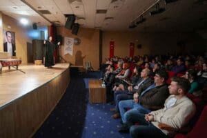 Bucalıların sanatla buluşması adına yıl i&ccedil;erisinde d&uuml;zenli olarak etkinlikler d&uuml;zenleyen