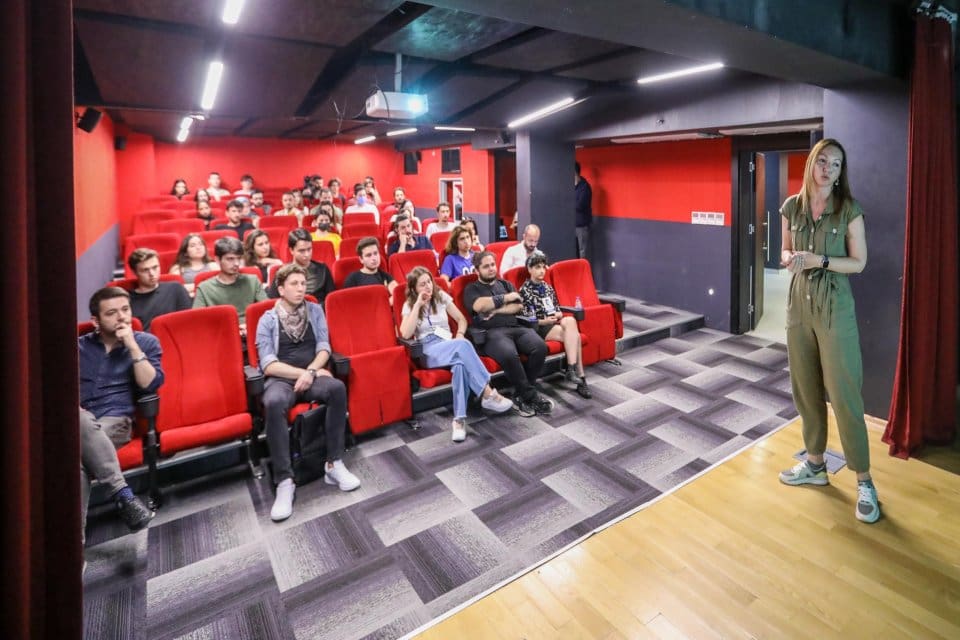 Gen&ccedil;&nbsp;girişimcilerin &ccedil;oğalması i&ccedil;in &ccedil;alışmalar y&uuml;r&uuml;ten Buca Belediyesi, &ldquo;Google Cloud&rdquo; ve