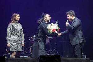 Buca 2023 yılına muhteşem bir konserle &ldquo;merhaba&rdquo; dedi. Sahne şovlarıyla