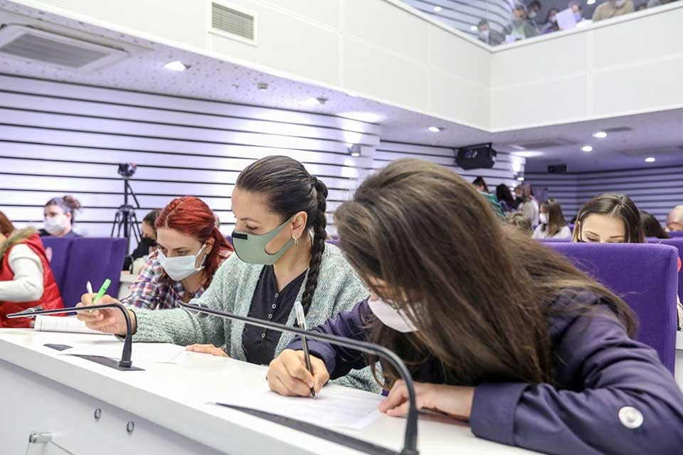 İŞSİZLİKLE m&uuml;cadele konusunda istikrarlı &ccedil;alışmalar y&uuml;r&uuml;ten Buca Belediyesi, kentte istihdama