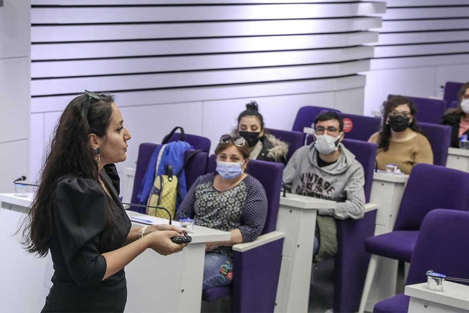 Kurduğu istihdam birimiyle y&uuml;zlerce kişiye iş imk&acirc;nı yaratan Buca Belediyesi,
