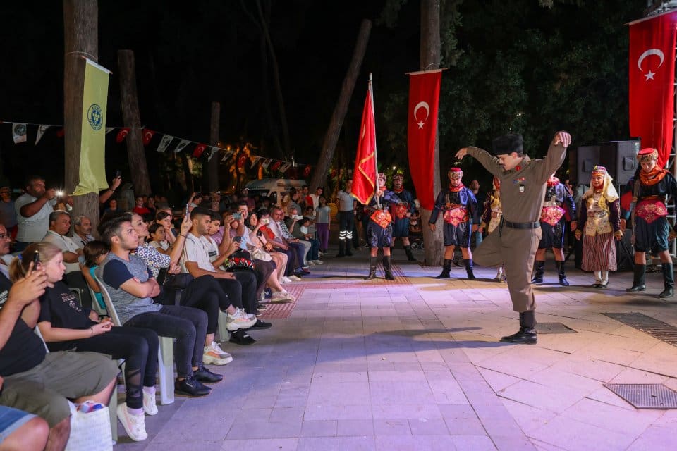 Buca&nbsp;Belediyesi İzmir&rsquo;in kurtuluşunun 100&rsquo;&uuml;nc&uuml; yılına &ouml;zel d&uuml;zenlediği &ldquo;İzmir, Kurtuluş Savaşı&rsquo;nın