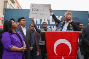 Yaklaşan genel se&ccedil;im &ouml;ncesi saha &ccedil;alışmalarını hızlandıran Buca Belediye Başkanı